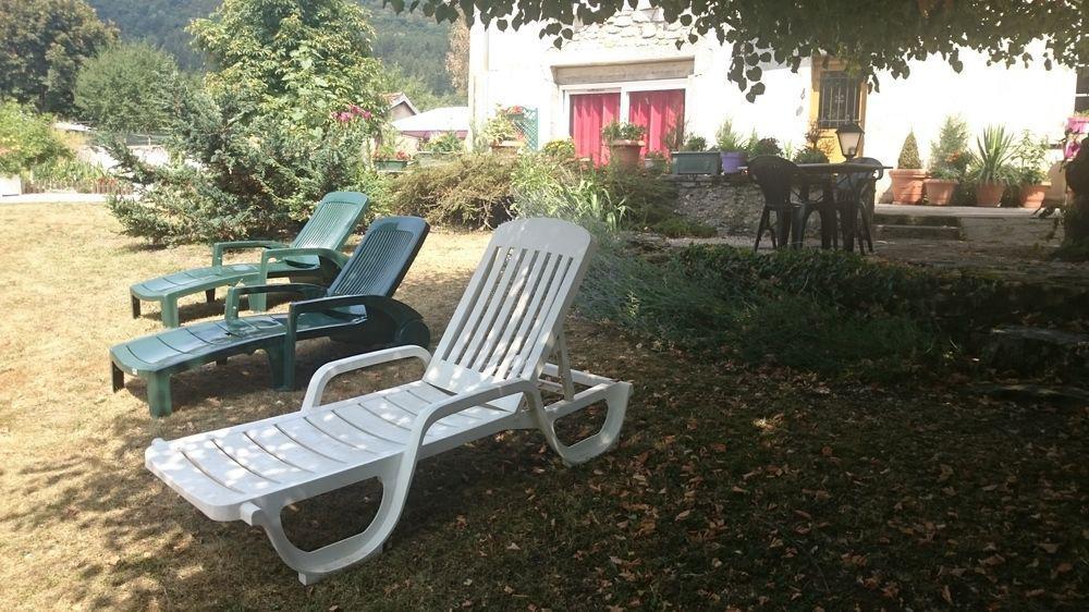 Hotel A La Grenouille Du Jura Bellignat Exteriér fotografie