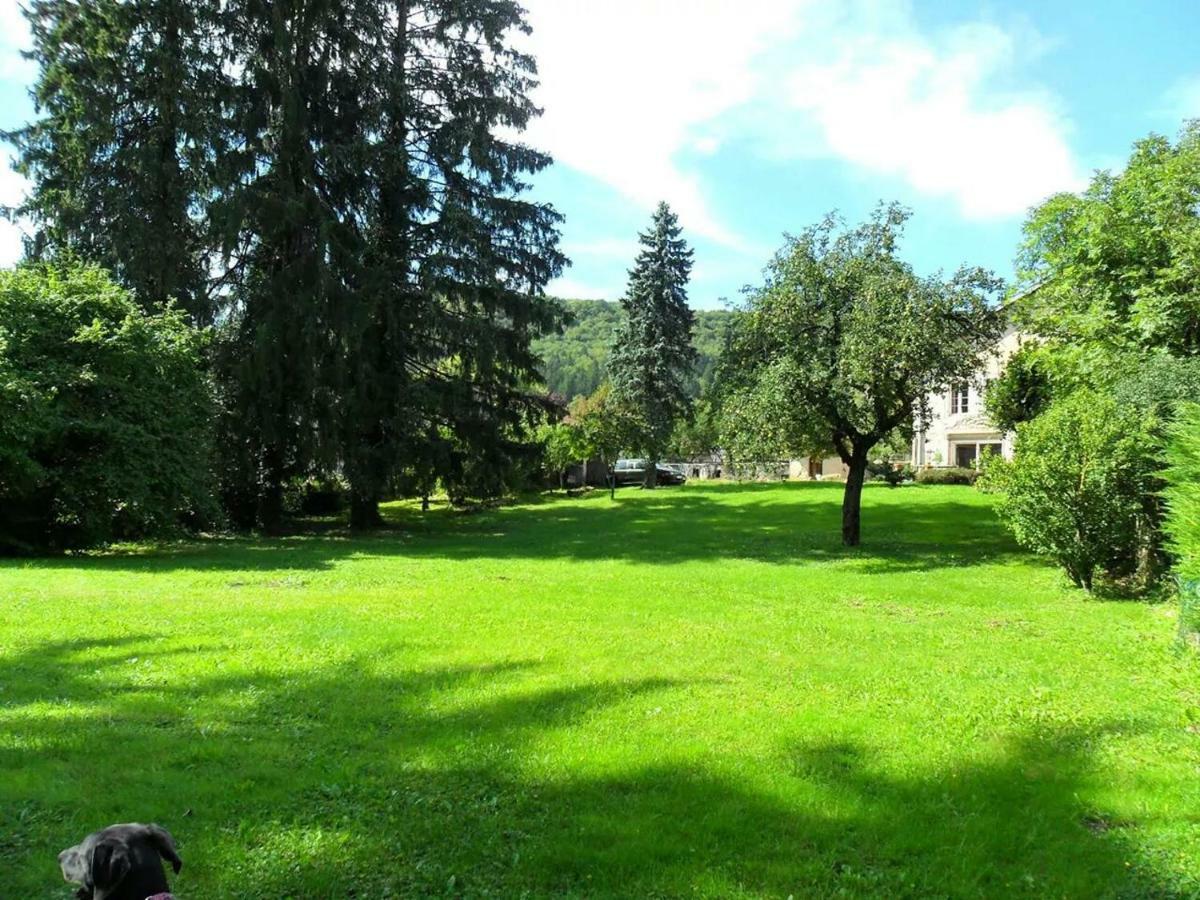 Hotel A La Grenouille Du Jura Bellignat Exteriér fotografie